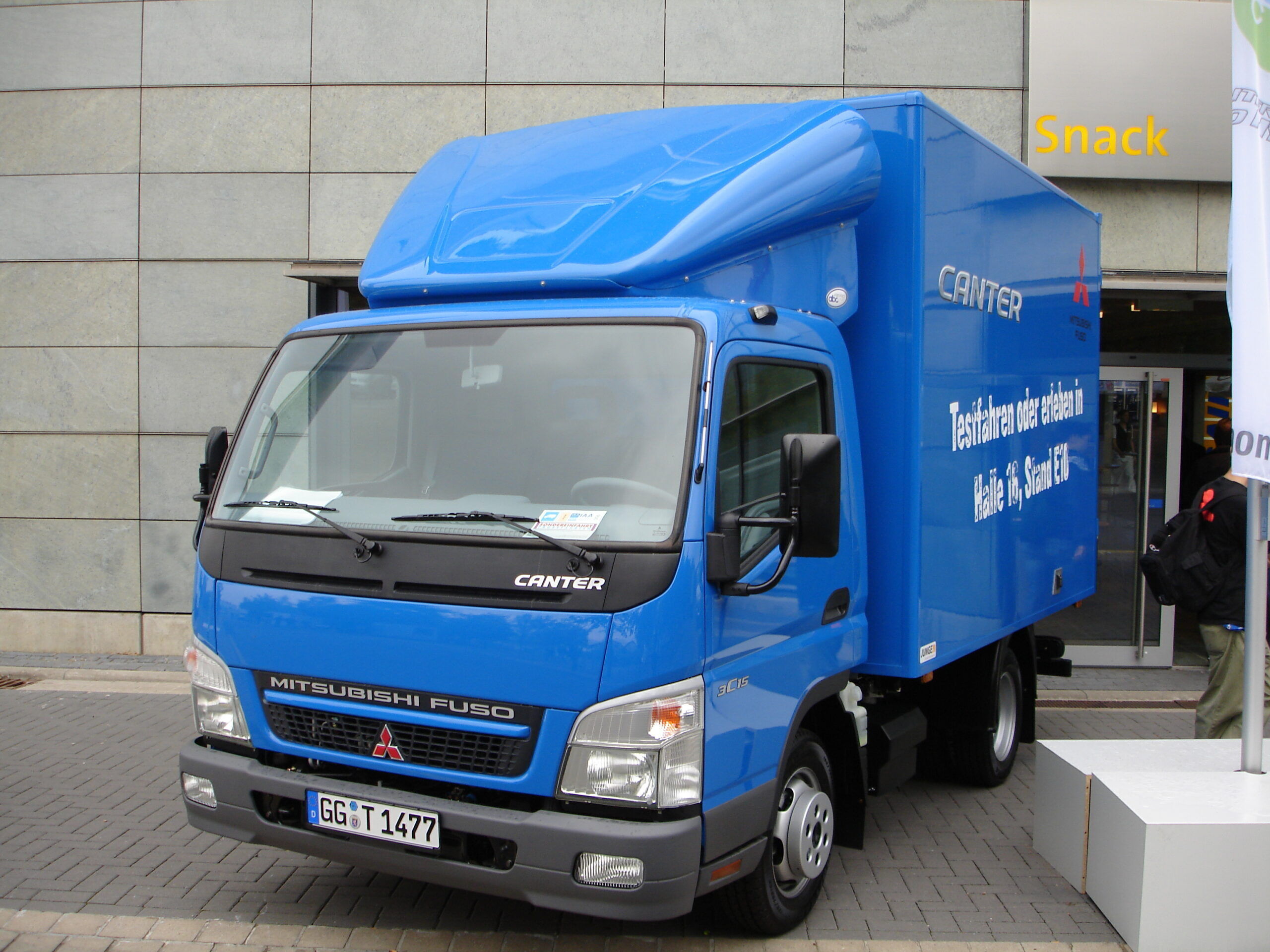 Noviplast dakspoiler - Mitsubishi Canter Fuso - verstelbare hoogte 500/800 x 2000 mm (HxB)