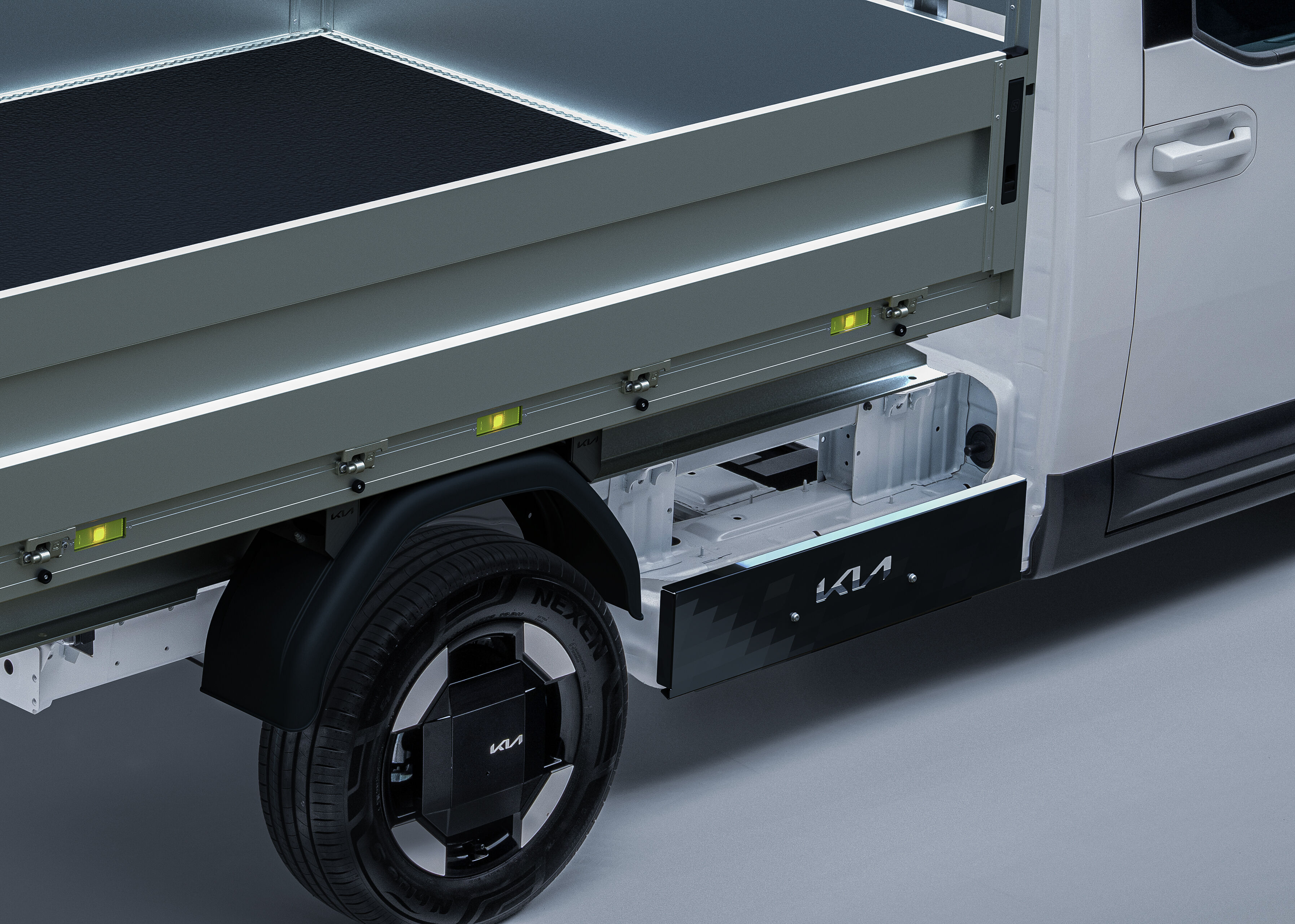 Rhiwa Quality lichtgewicht laadbak ASPLe voor KIA PV5 chassis
